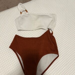 One piece swimsuit